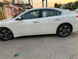 Nissan Maxima